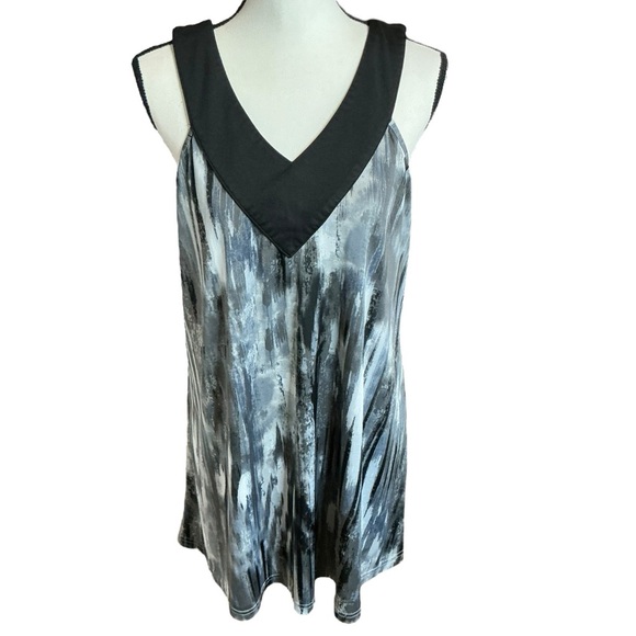 Wet Seal Tank Top Black and Gray V Neck Sleeveless Stretchy Flowy Plus Size 4XL - Picture 2 of 15